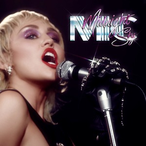 Miley Cyrus - My Heart Beats For Love